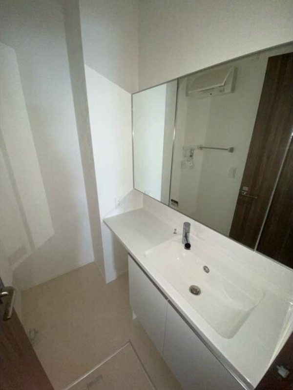 ��ʌ��������܎s�����擌��{�V���ڂ̃A�p�[�g�̐��ʏ�