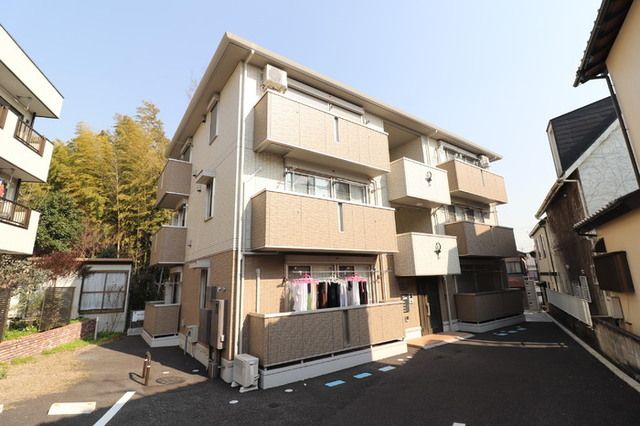 ��ʌ��������܎s�Y�a���؍�U����31-13-1�̃A�p�[�g�̌����O��