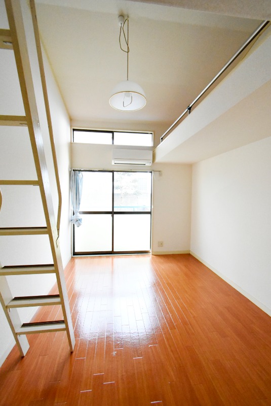 ��ʌ��������܎s�Y�a��_���P���ڂ̃A�p�[�g�̋��ԁE���r���O