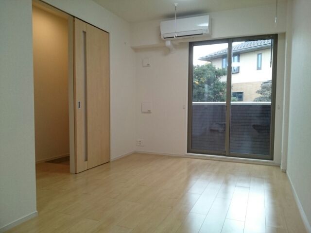 ��ʌ��k�����S�ɓޒ����h��S���ڂ̃A�p�[�g�̋��ԁE���r���O