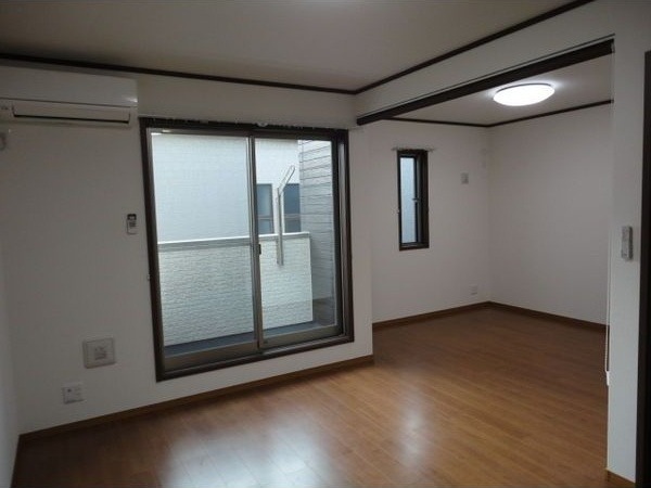 ��ʌ�����s�˒ˋ����̃A�p�[�g�̋��ԁE���r���O