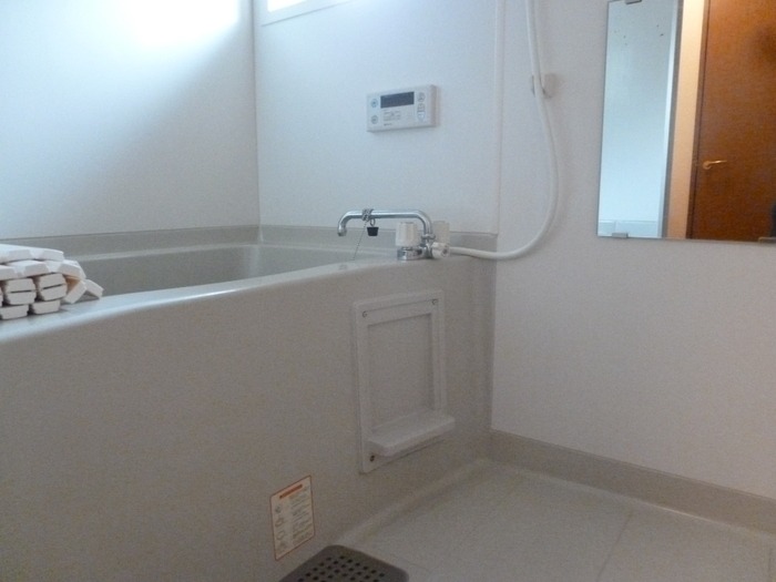 ��ʌ�����s�˒˂R���ڂ̃A�p�[�g�̃o�X