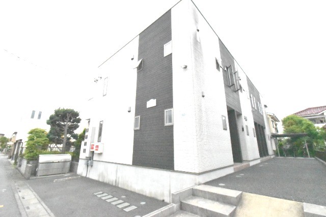 ��ʌ�����s�˒ˋ����̃A�p�[�g�̃G���g�����X