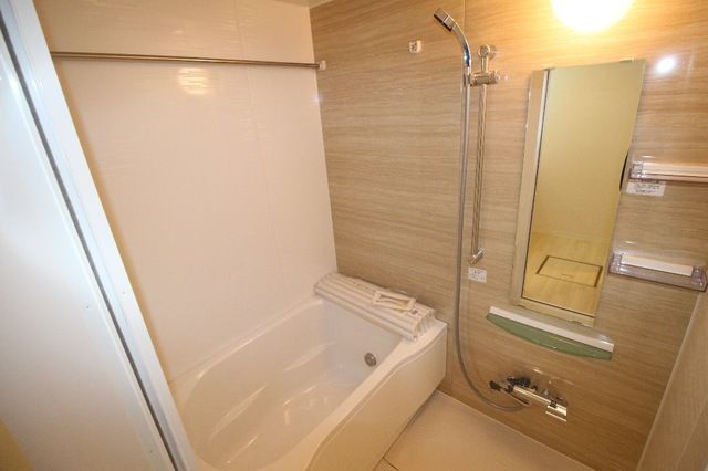 ��ʌ��z�J�s���C�N�^�E���U���ڂ̃A�p�[�g�̃o�X