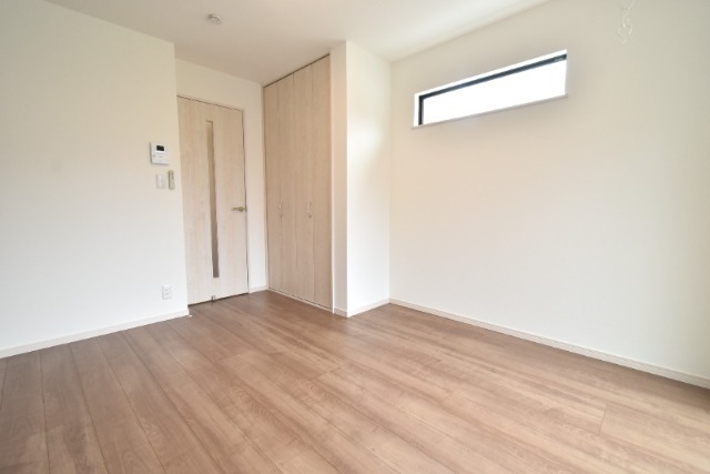 ��ʌ������s�h���R���ڂ̃A�p�[�g�̋��ԁE���r���O