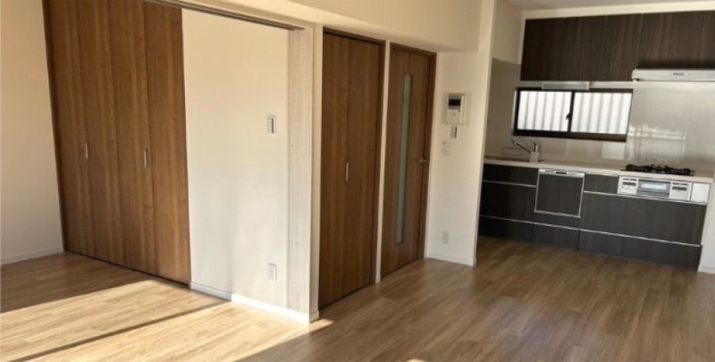 ��ʌ�����s�핽�P���ڂ̃}���V�����̋��ԁE���r���O