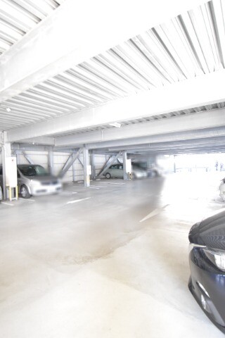 ��ʌ��������܎s�k����i���Q���ڂ̃}���V�����̒��ԏ�