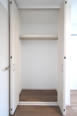 ��ʌ������s�h���R���ڂ̃A�p�[�g�̎��[