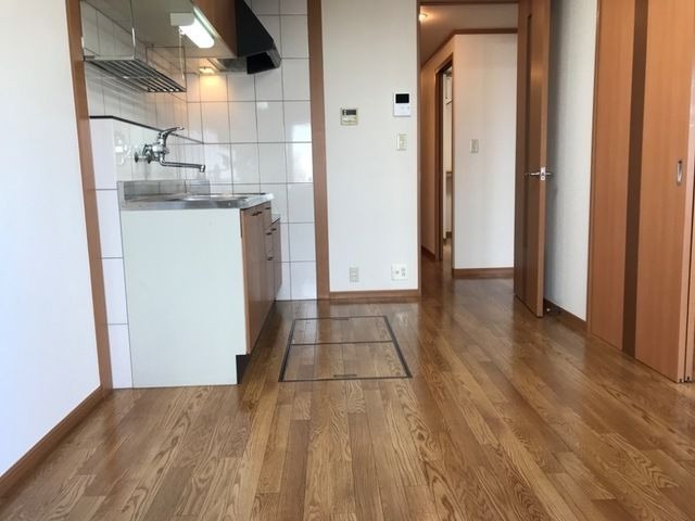 ��ʌ�����s�厚�����q��V�c�̃}���V�����̋��ԁE���r���O