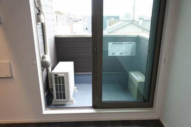 ��ʌ�����s�����P���ڂ̃A�p�[�g�̃o���R�j�[