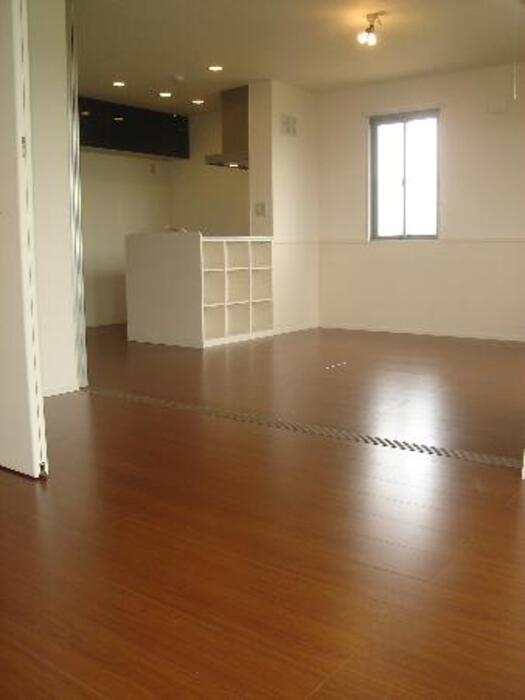 ��ʌ��������܎s����厚�y���̃A�p�[�g�̋��ԁE���r���O