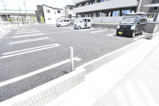 ��ʌ��������܎s���搼��{�P���ڂ̃A�p�[�g�̒��ԏ�