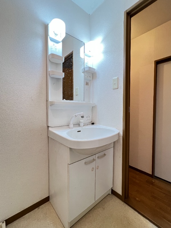 ��ʌ�����s������Q���ڂ̃A�p�[�g�̐��ʏ�