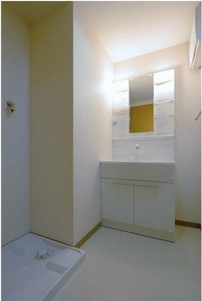 ��ʌ��������܎s��΋���Q���ڂ̃}���V�����̐��ʏ�