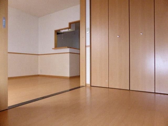 ��ʌ�����s���̉ƂP���ڂ̃A�p�[�g�̂��̑������E�X�y�[�X