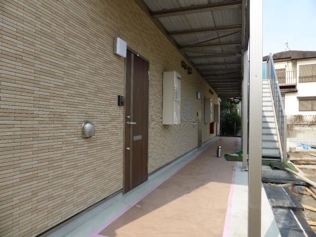 ��ʌ�����s�厚�ؑ]�C�̃A�p�[�g�̃G���g�����X