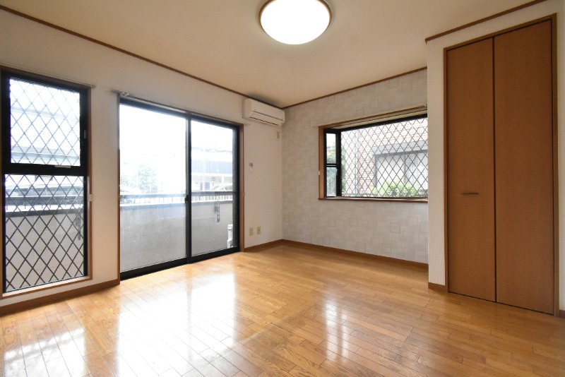 ��ʌ��������܎s��{��V�����P���ڂ̃A�p�[�g�̂��̑������E�X�y�[�X