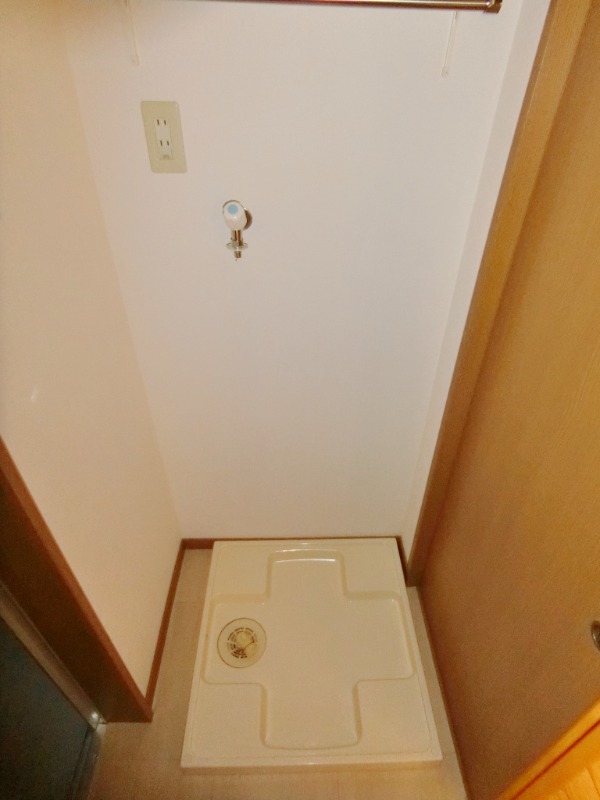 ��ʌ��������܎s��{��V�����P���ڂ̃A�p�[�g�̂��̑������E�X�y�[�X