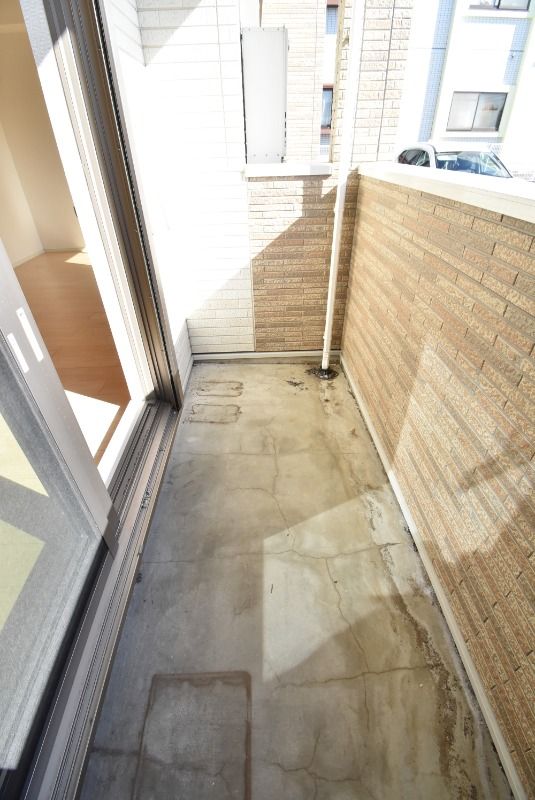 ��ʌ��������܎s�΋擹�c�y�Q���ڂ̃A�p�[�g�̃o���R�j�[