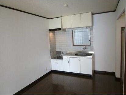 ��ʌ�����s�˒˓��R���ڂ̃A�p�[�g�̂��̑������E�X�y�[�X