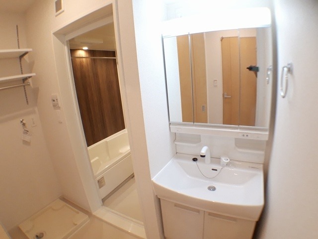 ��ʌ��������܎s��΋�厚��΂̃A�p�[�g�̐��ʏ�