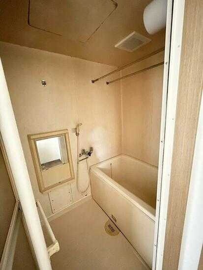 ��ʌ��������܎s��΋擌��΂U���ڂ̃A�p�[�g�̃o�X