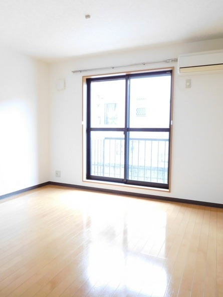 ��ʌ��������܎s��{��听���P���ڂ̃A�p�[�g�̋��ԁE���r���O