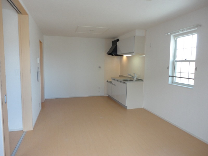 ��ʌ��������܎s����厚���m��̃A�p�[�g�̋��ԁE���r���O