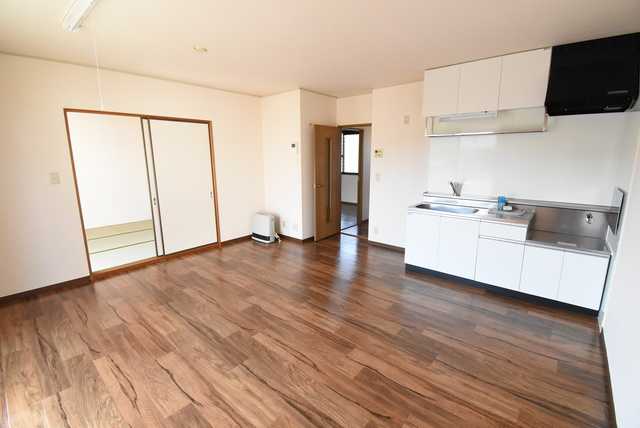 ��ʌ��������܎s������x�蒬�̃A�p�[�g�̋��ԁE���r���O