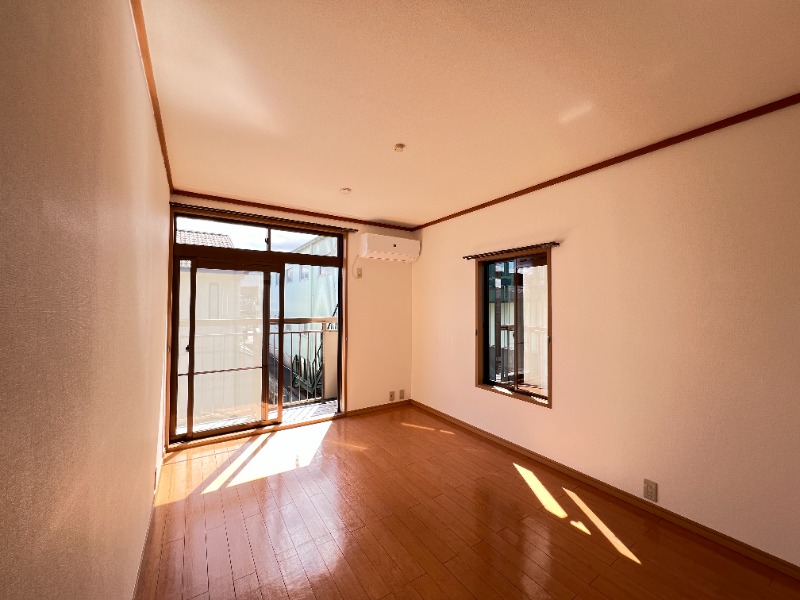 ��ʌ�����s�厚���s�g���̃A�p�[�g�̂��̑������E�X�y�[�X