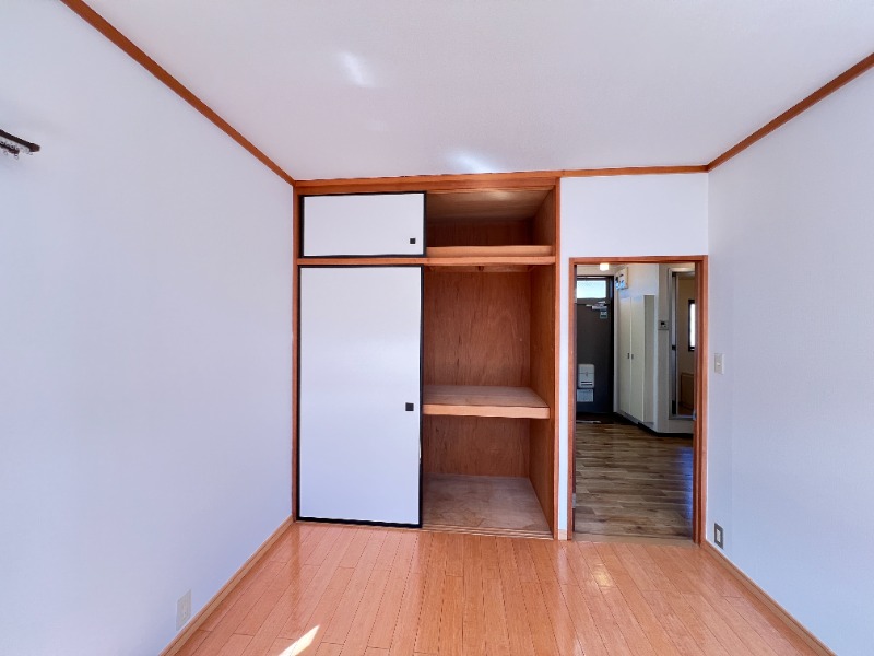 ��ʌ�����s�厚���s�g���̃A�p�[�g�̎��[