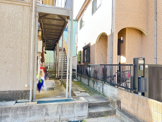 ��ʌ�����s�厚���s�g���̃A�p�[�g�̃G���g�����X