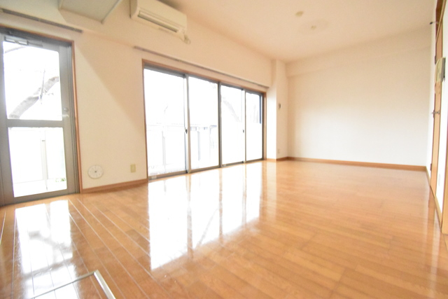 ��ʌ��������܎s�k�擌�听���P���ڂ̃}���V�����̋��ԁE���r���O