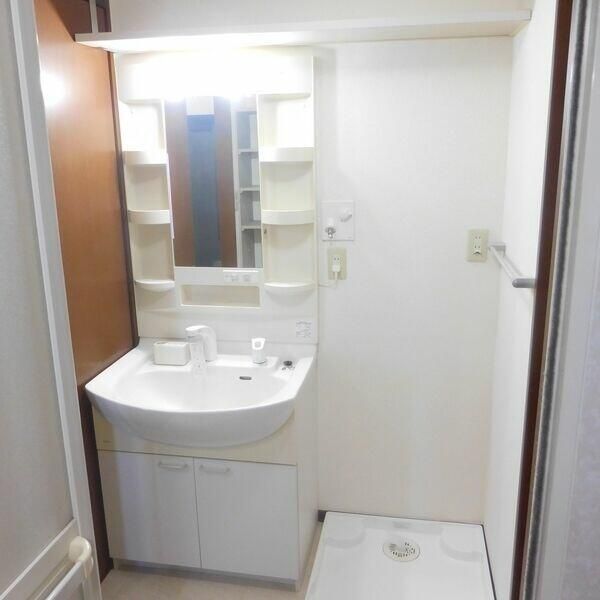 ��ʌ��������܎s��{�擌���Q���ڂ̃}���V�����̐��ʏ�