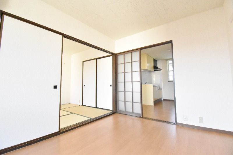 ��ʌ��������܎s��{��k�ܒ��Q���ڂ̃A�p�[�g�̋��ԁE���r���O