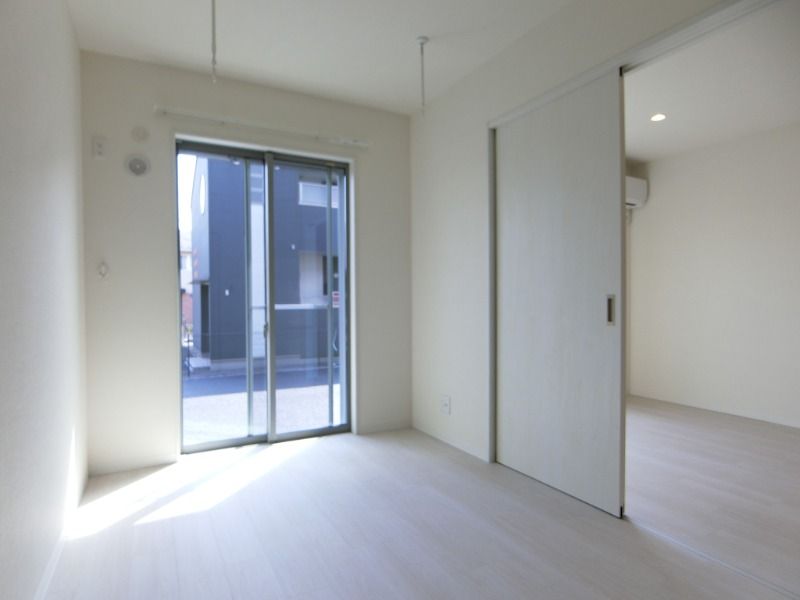 ��ʌ��������܎s������厚�쒆�ۂ̃A�p�[�g�̋����E���r���O