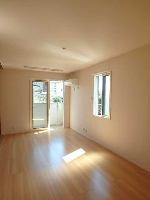 ��ʌ��������܎s�k��听���S���ڂ̃A�p�[�g�̋��ԁE���r���O