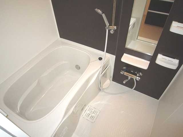 ��ʌ������s��ʖ�̃}���V�����̃o�X