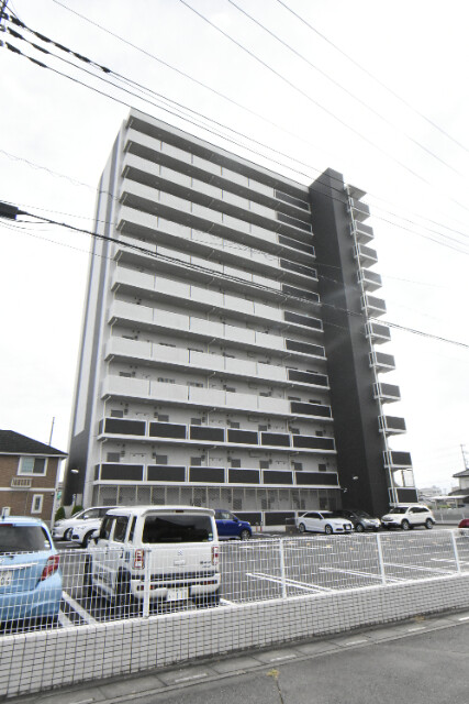 ��ʌ������s��ʖ�752�̃}���V�����̌����O��