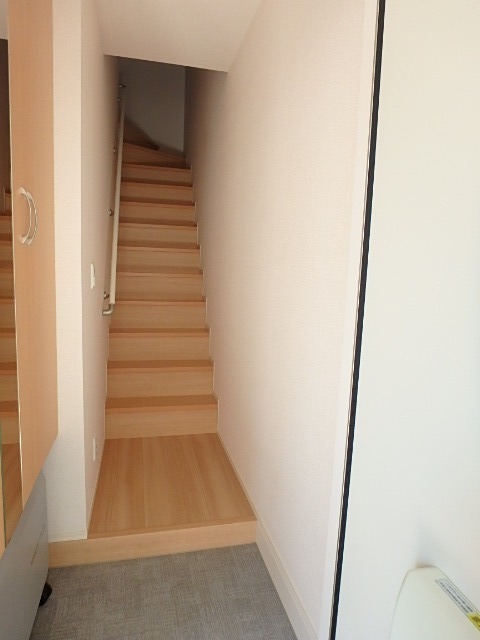 ��ʌ��������܎s�k��听���S���ڂ̃A�p�[�g�̌���