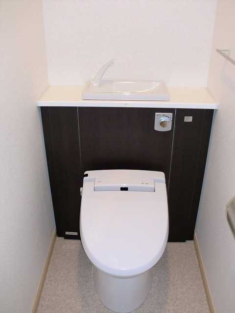 ��ʌ������s��ʖ�̃}���V�����̃g�C��