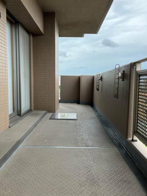 ��ʌ��z�J�s��z�J�Q���ڂ̃}���V�����̃o���R�j�[