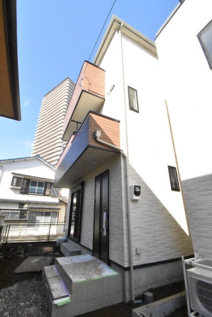 ��ʌ��������܎s������厚�㗎��6-13-18�̈�ˌ��Ă̌����O��