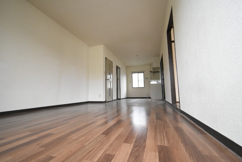 ��ʌ��@�c�s���m�؂P���ڂ̃A�p�[�g�̋��ԁE���r���O