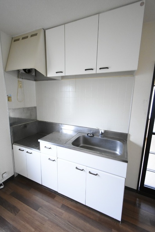 ��ʌ��@�c�s���m�؂P���ڂ̃A�p�[�g�̃L�b�`��