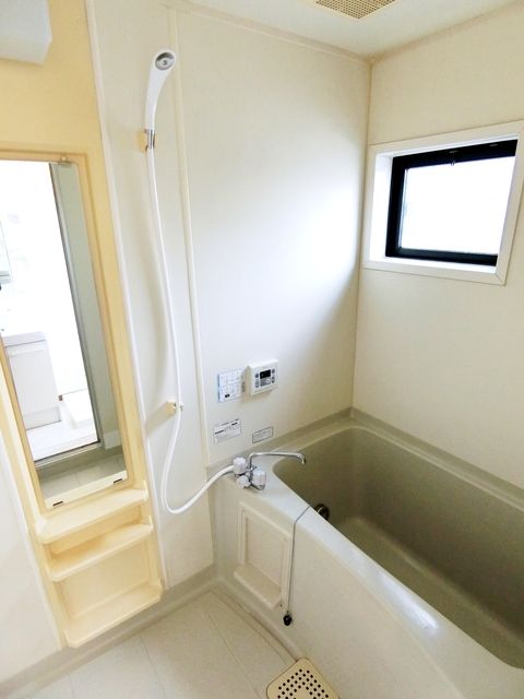 ��ʌ�����s�ܔԒ��̃A�p�[�g�̃o�X