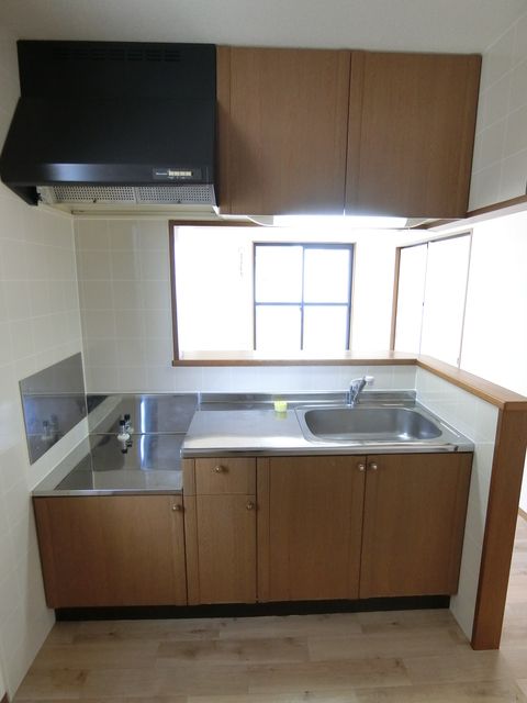 ��ʌ�����s�ܔԒ��̃A�p�[�g�̃L�b�`��