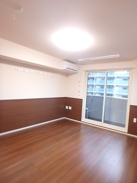 ��ʌ��������܎s������㗎���R���ڂ̃A�p�[�g�̋��ԁE���r���O