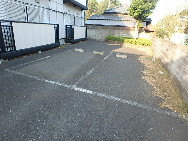 ��ʌ��������܎s�������a�c���P���ڂ̃A�p�[�g�̒��ԏ�