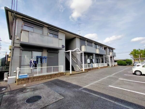 ��ʌ�����s�厚���̃A�p�[�g�̌����O��